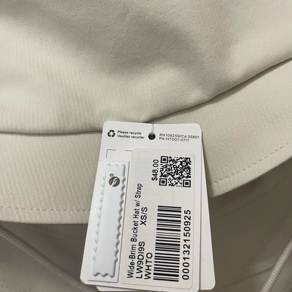 Lululemon Wide-Brim Bucket Hat with Strap - White Opal - Picture 2 of 2